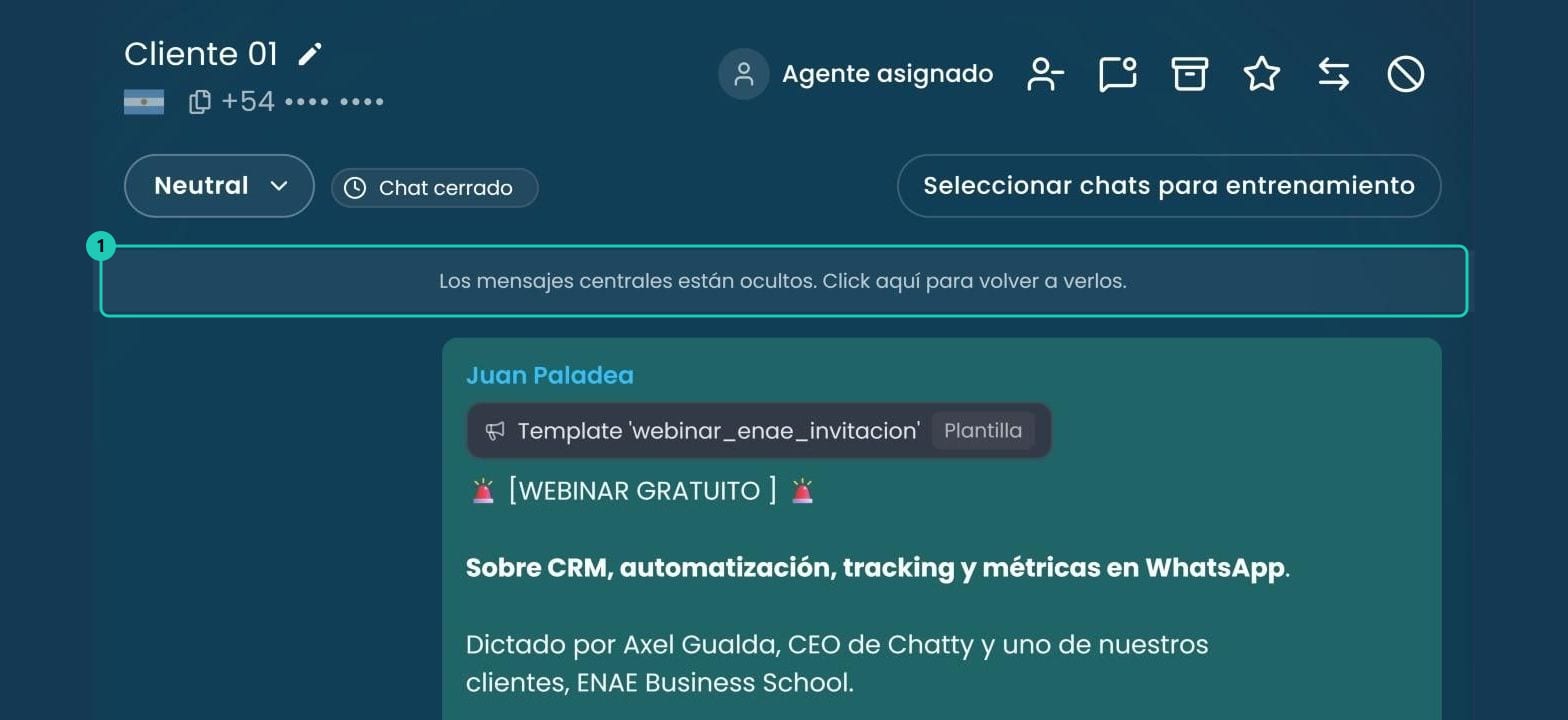 Chat con las notificaciones centrales ocultas y la línea Los mensajes centrales están ocultos. Click aquí para volver a verlos, debajo del encabezado
