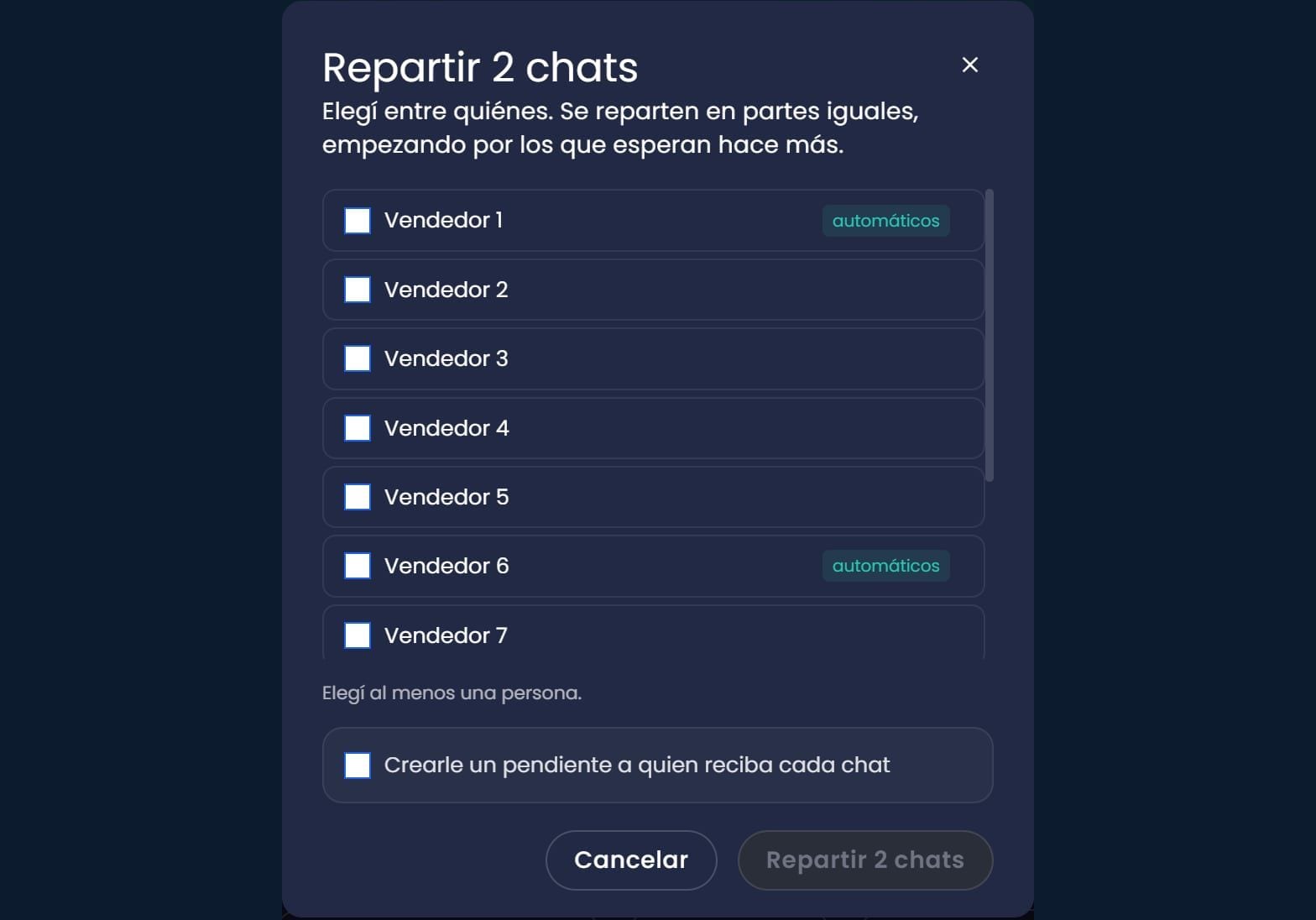 Ventana Repartir 2 chats con la lista de personas del equipo, la marca automáticos y la opción de crear un pendiente